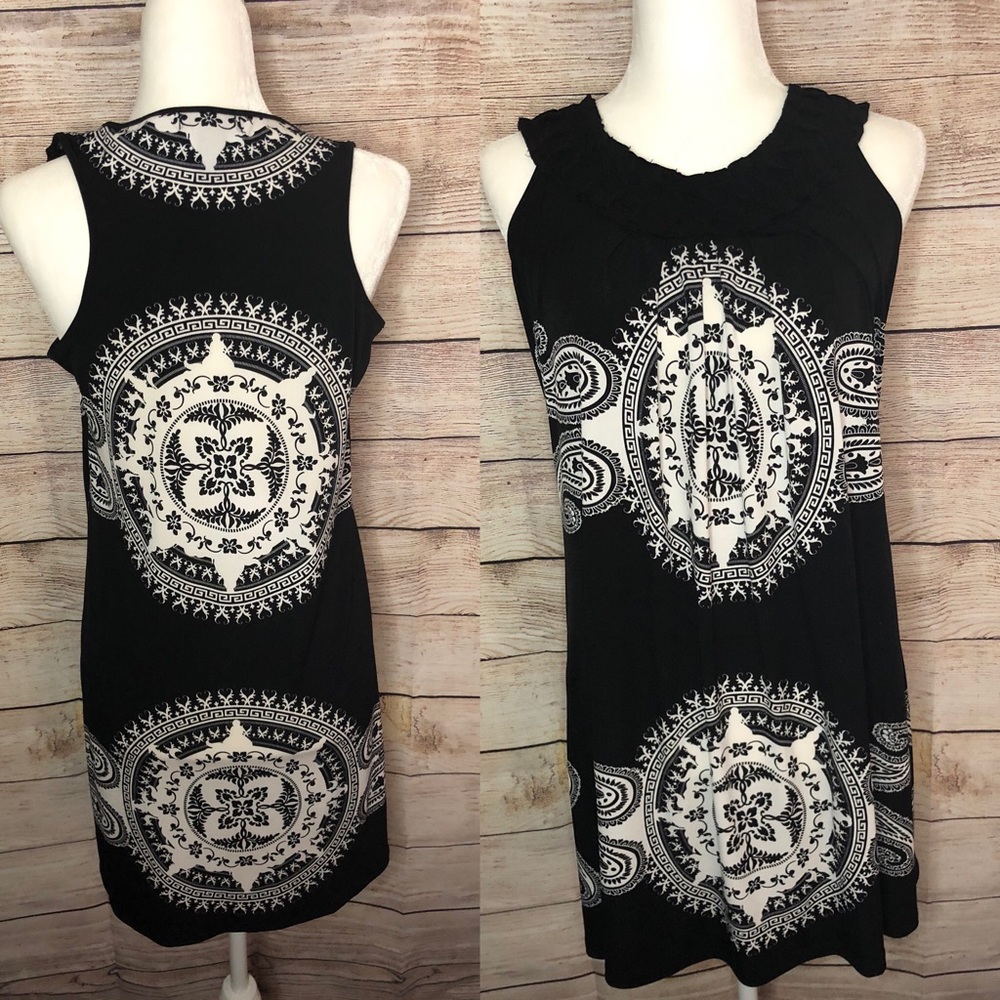 Black and white sleeveless dress